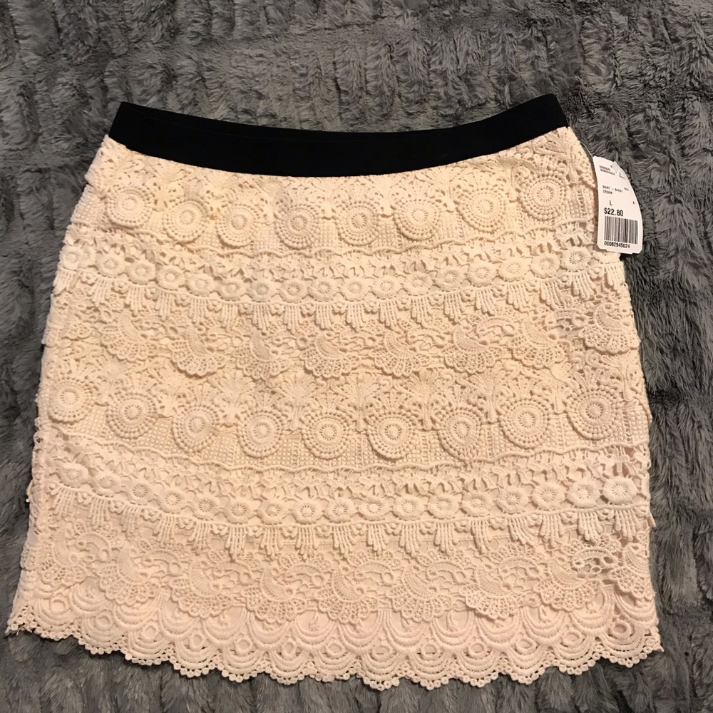 New! Cute Crochet lace ivory skirt size L